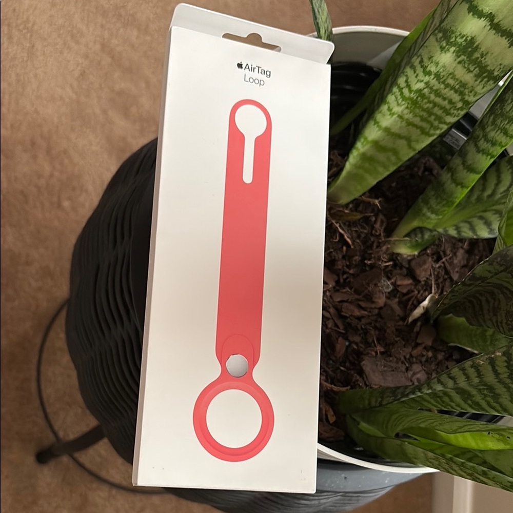 Apple AirTag Loop - Bold Red